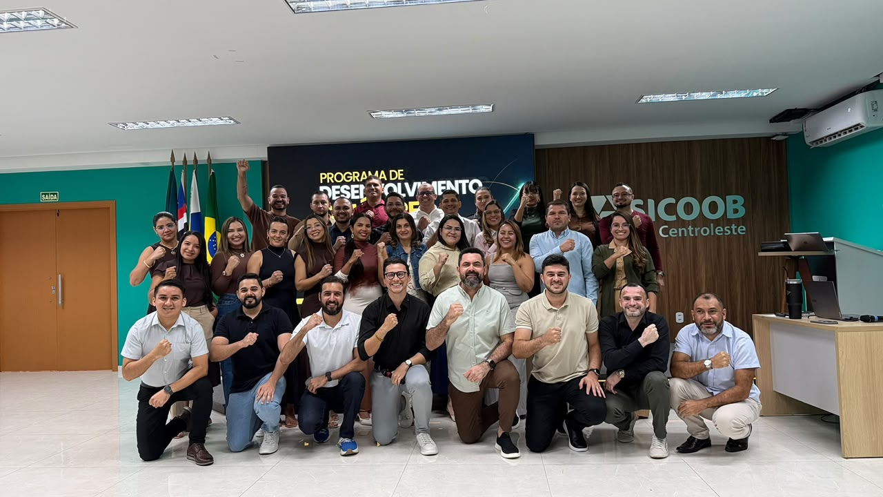 Turma do Programa de Desenvolvimento de Líderes do Sicoob Centroleste.